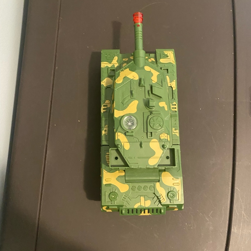 RARE Transforming Tank Electric Deformation Combat Control Tank - Picture 3 of 6
